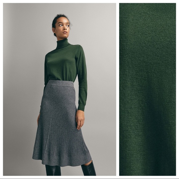 Massimo Dutti Sweaters - NWT. Massimo Dutti Green Wool Sweater. Size XS.